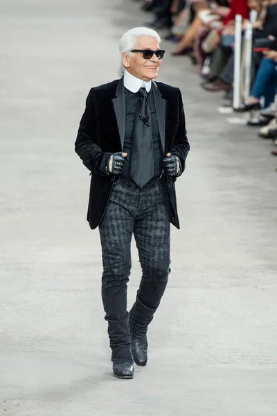 Look 90